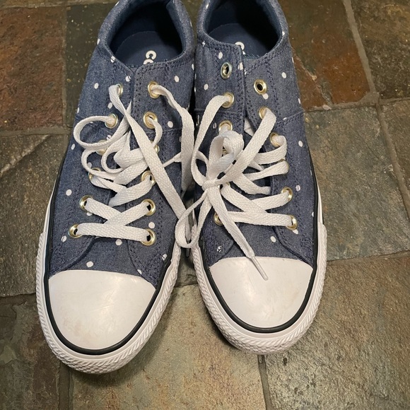 🤩Converse Women’s size 8 denim shoes 🤩 - Picture 3 of 6
